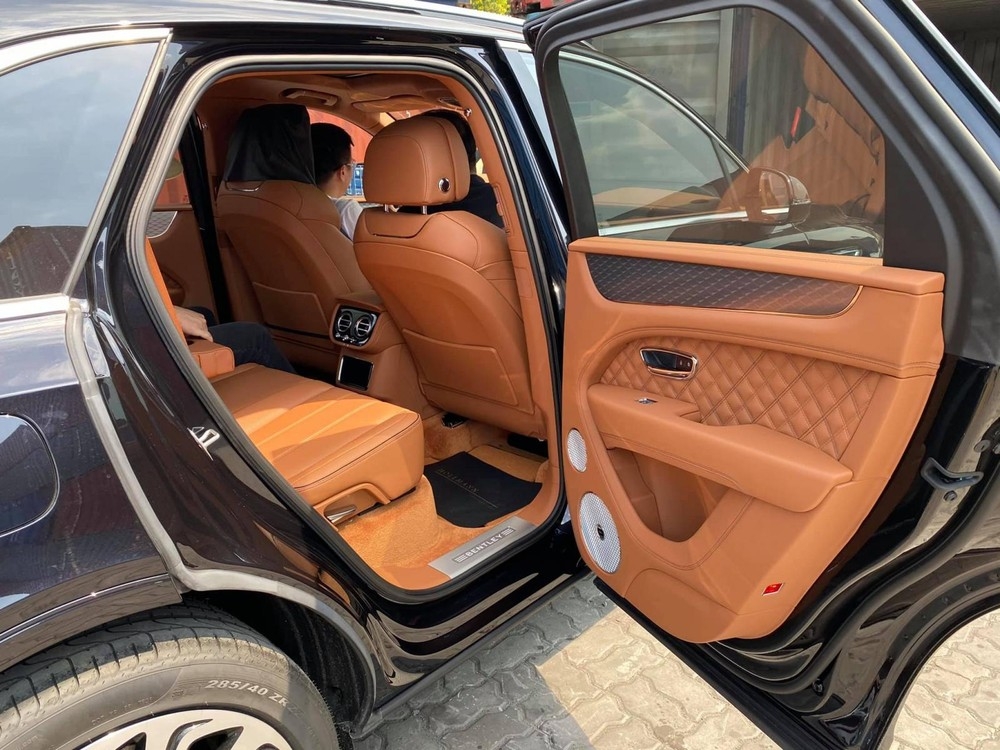 Bentley Bentayga 2021 thứ 4 cập bến tại Việt Nam