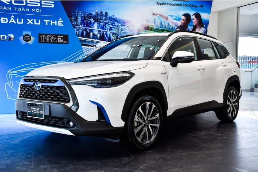 Toyota Corolla Cross 2023 ra mắt tại Việt Nam: thêm trang bị, tăng giá bán
