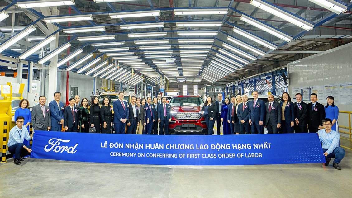 Ford Việt Nam đón nhận Huân chương Lao động hạng Nhất