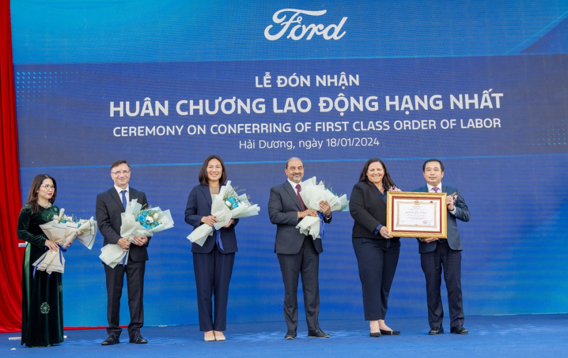 Ford Việt Nam đón nhận Huân chương Lao động hạng Nhất