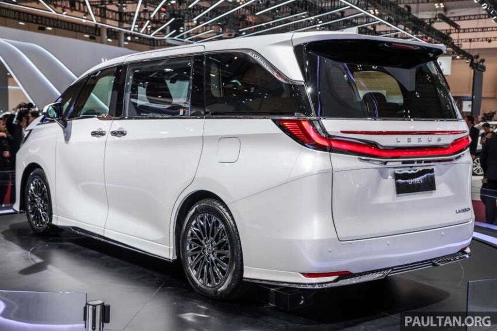 Lexus LM 2024 sắp ra mắt Việt Nam