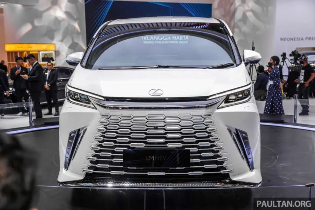 Lexus LM 2024 sắp ra mắt Việt Nam