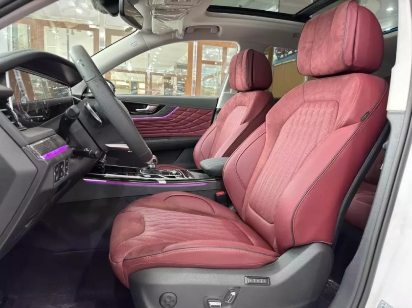 Cận cảnh Hồng Kỳ HS5 vừa ra mắt Việt Nam, giá chỉ từ 780 triệu đồng