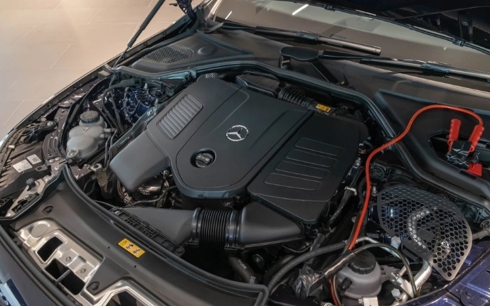 Mercedes-Benz E-Class 2024 ra mắt, giá quy đổi trên 7 tỷ đồng