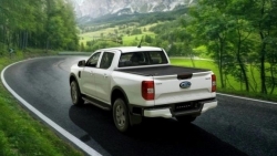 Ford Ranger có thêm phiên bản XLS+, giá 733 triệu đồng