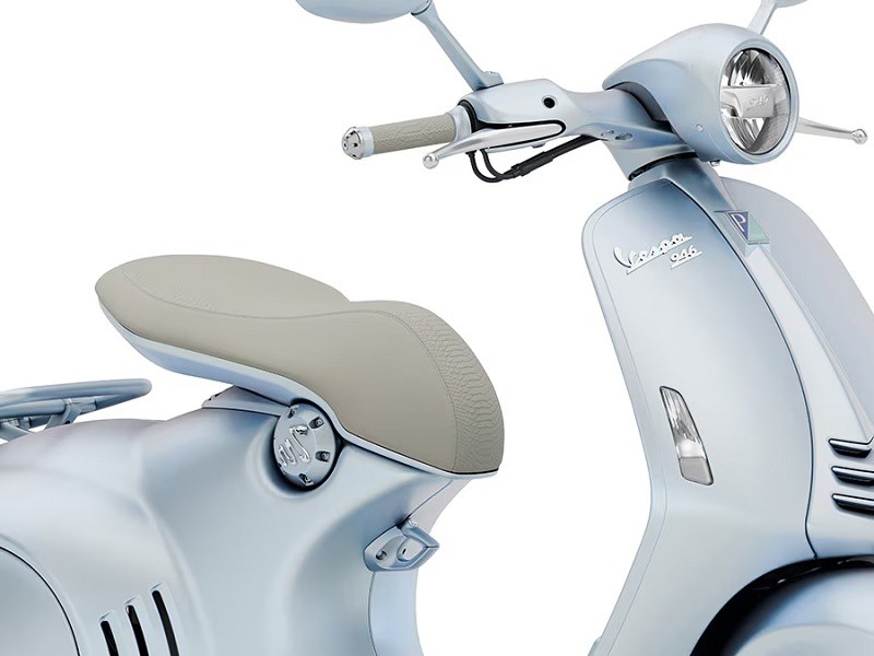 Ra mắt Vespa 946 phiên bản 'bạch xà' giới hạn 888 xe, được bán tại Việt Nam Ra mắt Vespa 946 phiên bản 'bạch xà' giới hạn 888 xe, được bán tại Việt Nam