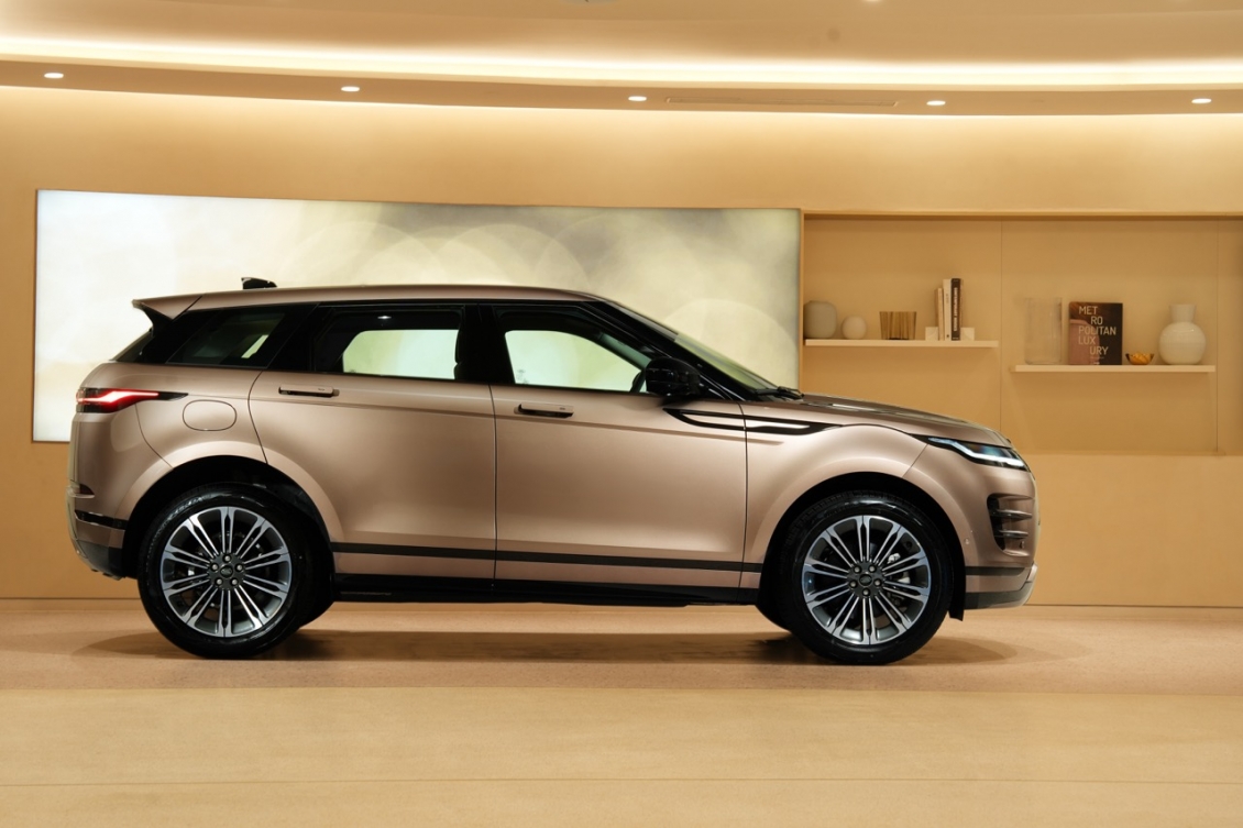 Cận cảnh Range Rover Evoque 2025 vừa ra mắt tại Việt Nam