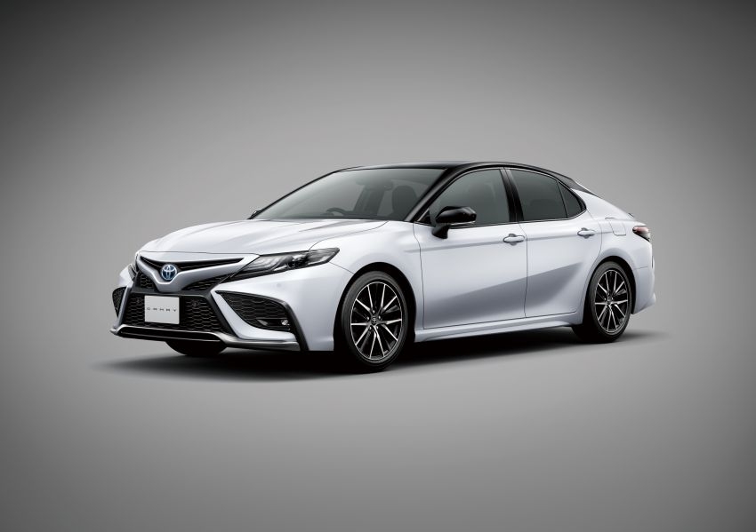 Toyota Camry 2021 ra mắt tại Nhật Bản