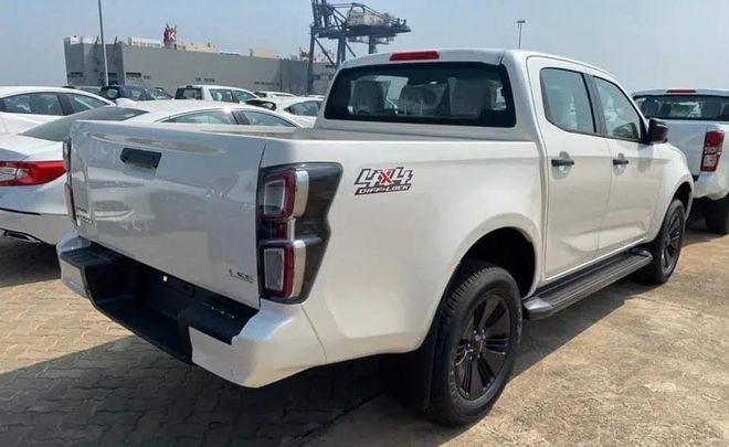 Chi tiết Isuzu D-Max 2021 vừa về Việt Nam