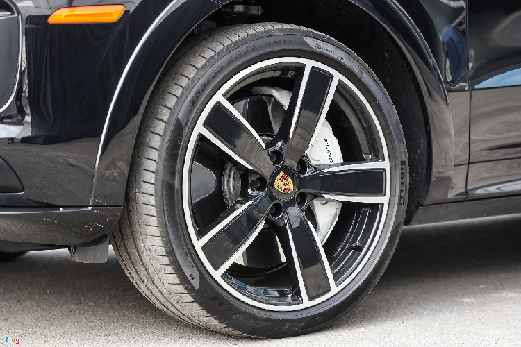 Cận cảnh Porsche Cayenne Turbo 2020, giá hơn 10 tỷ tại Việt Nam