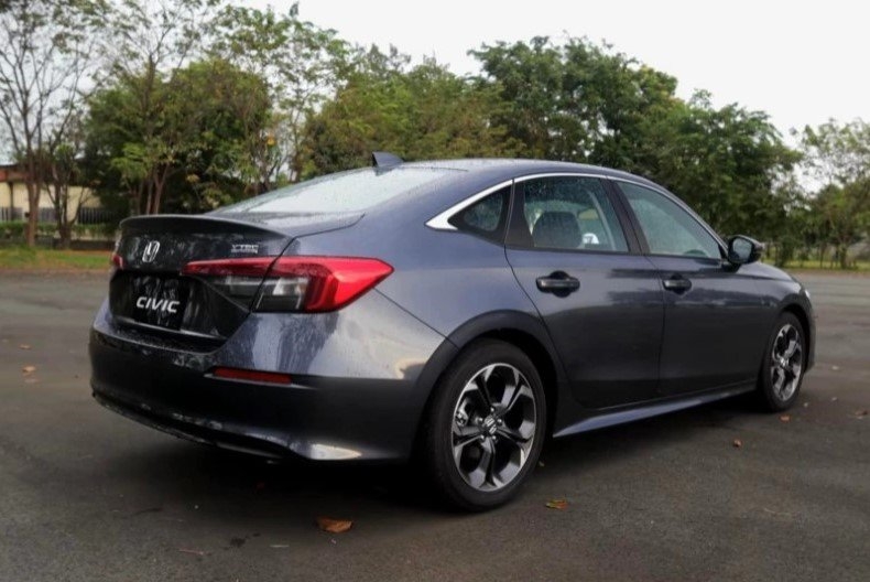 Honda Civic 2022 bản G lộ diện trước ngày ra mắt