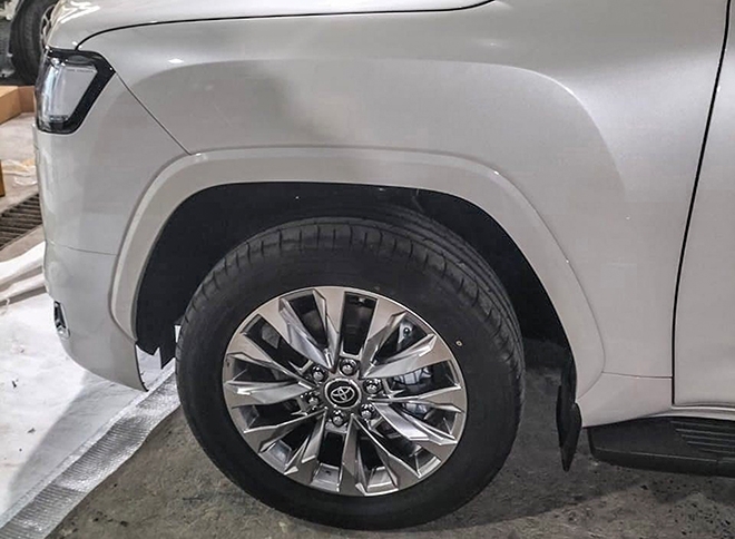 Toyota Land Cruiser 300