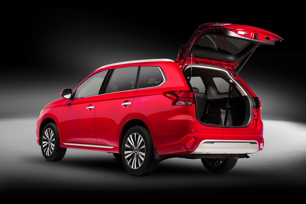 Mitsubishi Outlander 2022 thêm trang bị, giữ nguyên giá bán