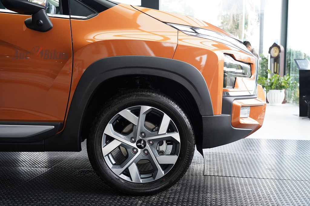 Mitsubishi Xpander Cross 2023 giá từ 698 triệu đồng tại Việt Nam Mitsubishi Xpander Cross 2023 giá từ 698 triệu đồng tại Việt Nam