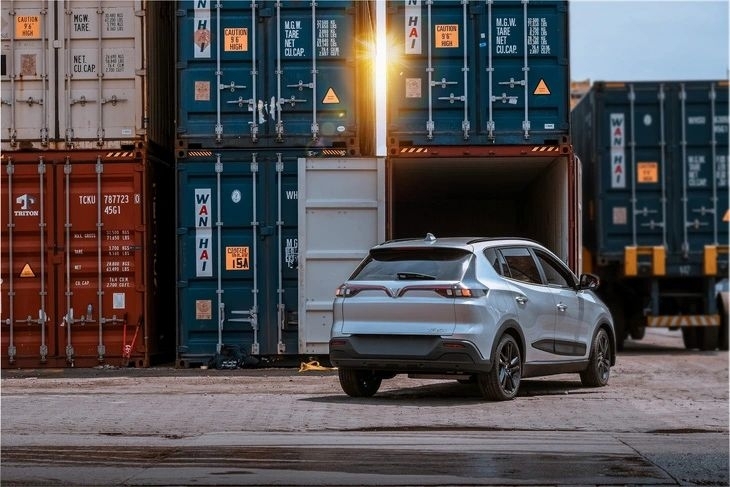 Bộ đôi VinFast VF5 và VF e34 bất ngờ xuất hiện tại Indonesia