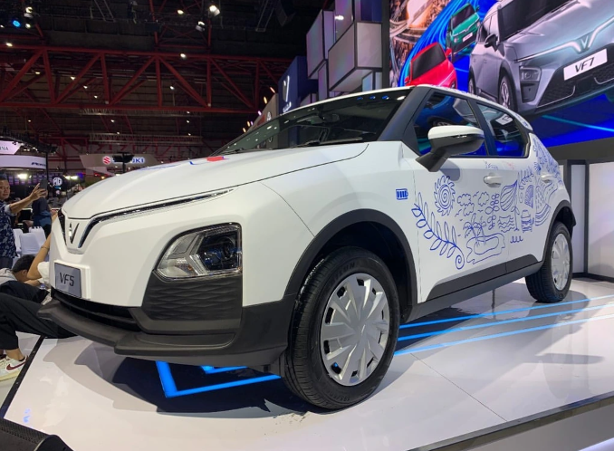 VinFast VF5 vừa ra mắt tại Indonesia có gì khác biệt so với bản tại Việt Nam?