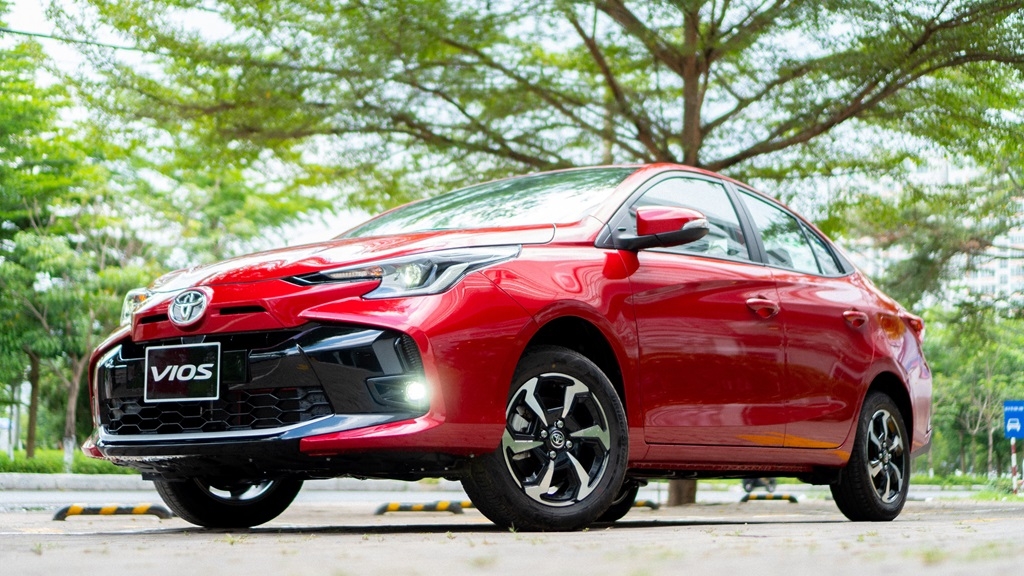 Toyota Vios giảm giá xuống hơn 400 triệu, rẻ ngang xe hạng A