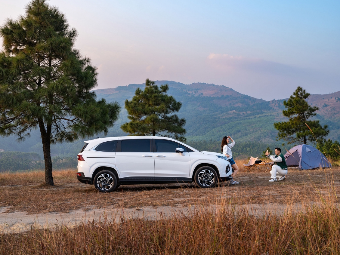 Giá Hyundai Custin tháng 8/2024: Ưu ưu đãi 85 triệu đồng