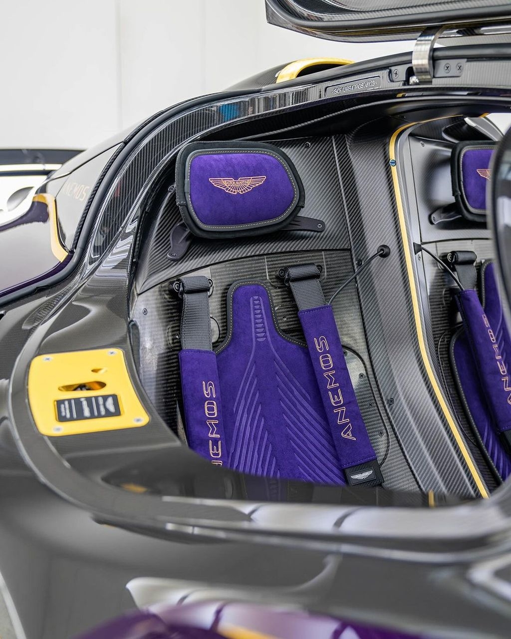 Cận cảnh Aston Martin Valkyrie Anemos độc nhất của đại gia Thái Lan