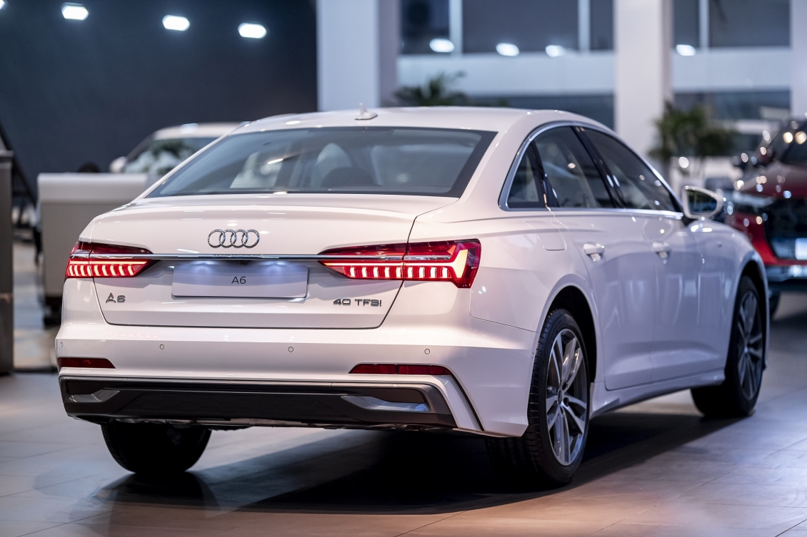 Audi A6 phiên bản mới ra mắt, giá từ 2,3 tỷ đồng tại Việt Nam