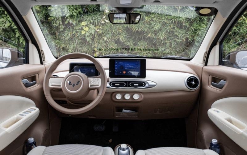 Cận cảnh Wuling Hongguang Mini EV bản 5 cửa, giá quy đổi từ 150 triệu đồng