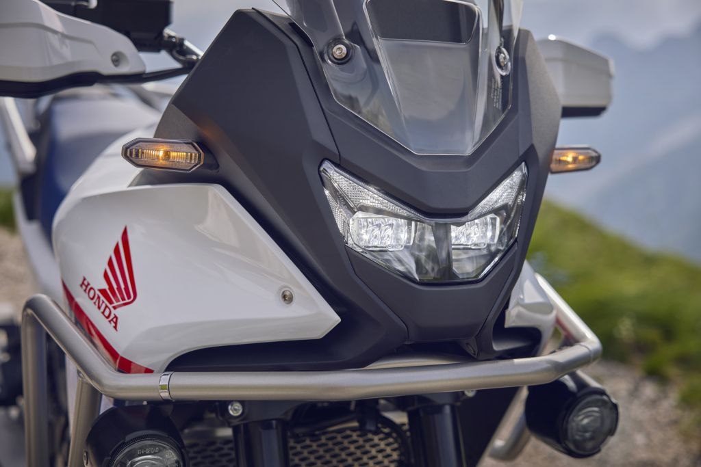 Honda XL750 Transalp 2025 ra mắt: Chiến thủ mọi địa hình