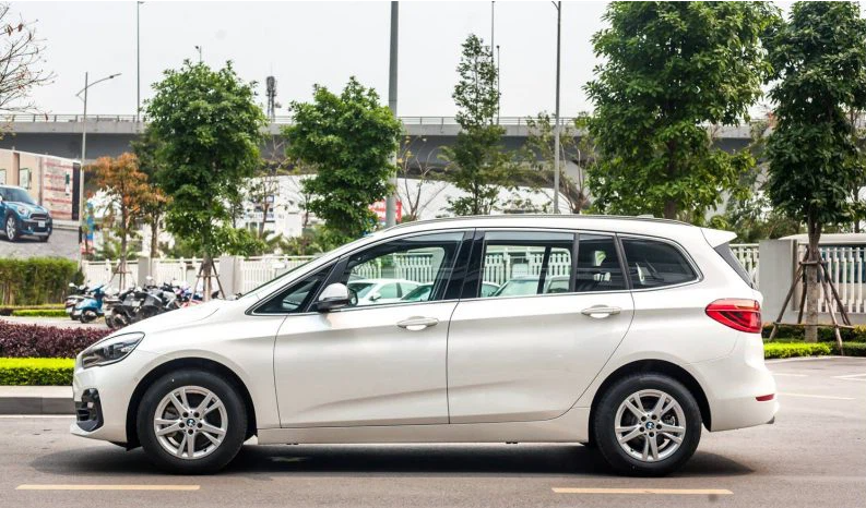 Xả hàng tồn, BMW 218i giảm giá kỷ lục còn dưới 1 tỷ đồng