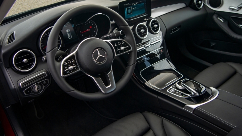 Mercedes-Benz C 180 AMG 2021 trình làng, giá 1,5 tỷ đồng