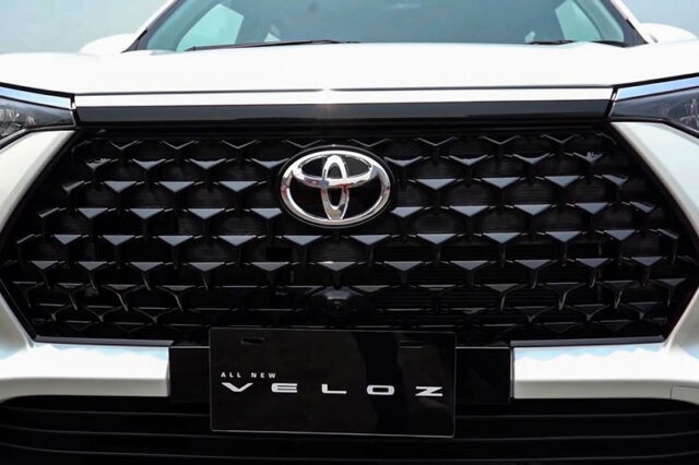 Chênh nhau 40 triệu đồng, hai phiên bản Toyota Veloz Cross Cross có gì khác biệt?