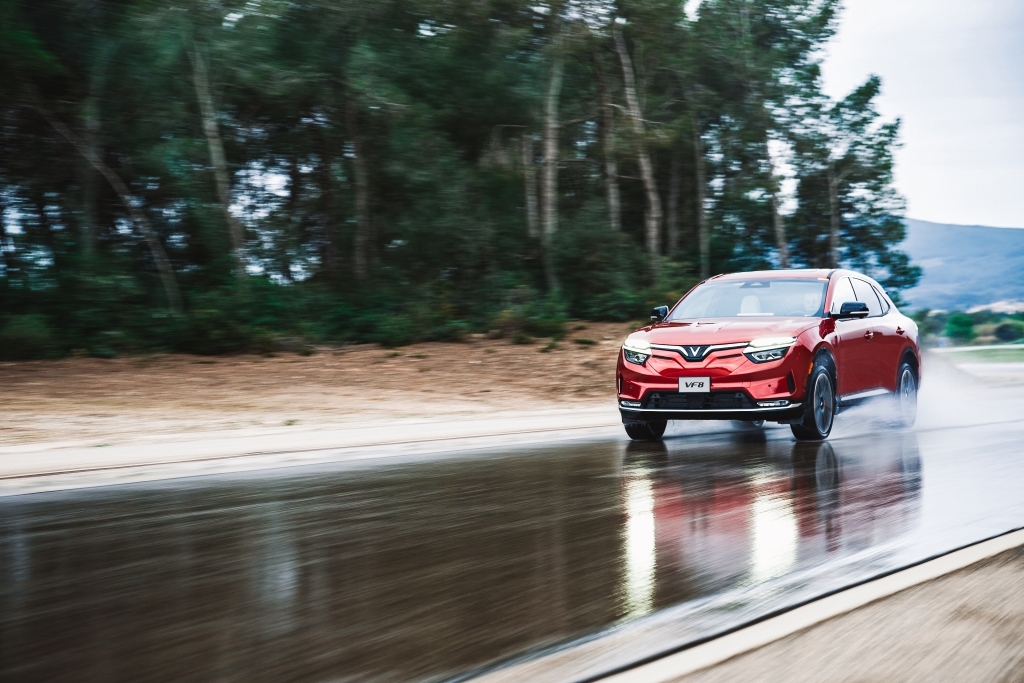 Xe điện tích hợp nhiều công nghệ là xu hướng của năm 2023