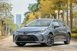 Xả hàng tồn, Toyota Corolla Altis giảm giá 100 triệu đồng tại đại lý