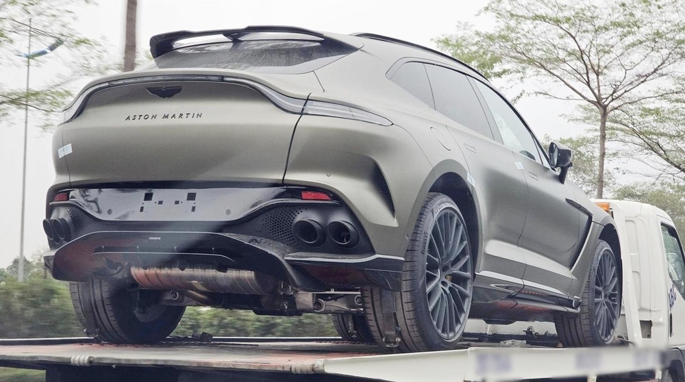 Aston Martin DBX 707 thứ 3 về Việt Nam