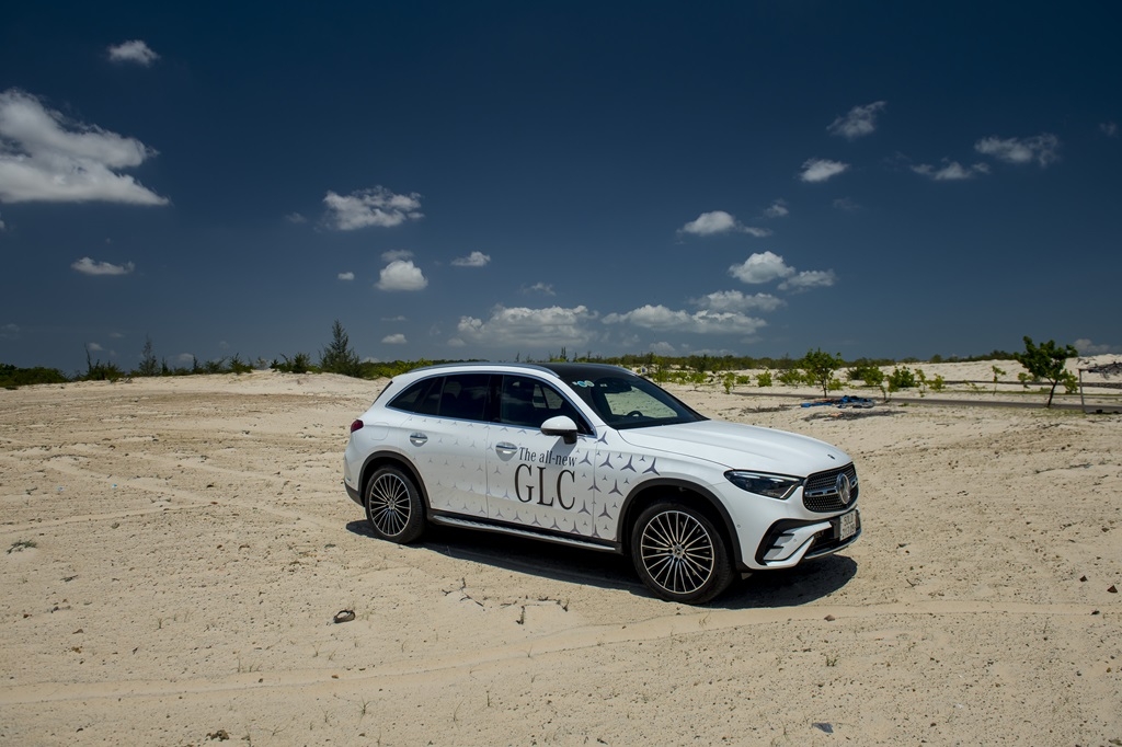 Khách hàng mua xe Mercedes-Benz được tặng gói bảo hiểm MBI