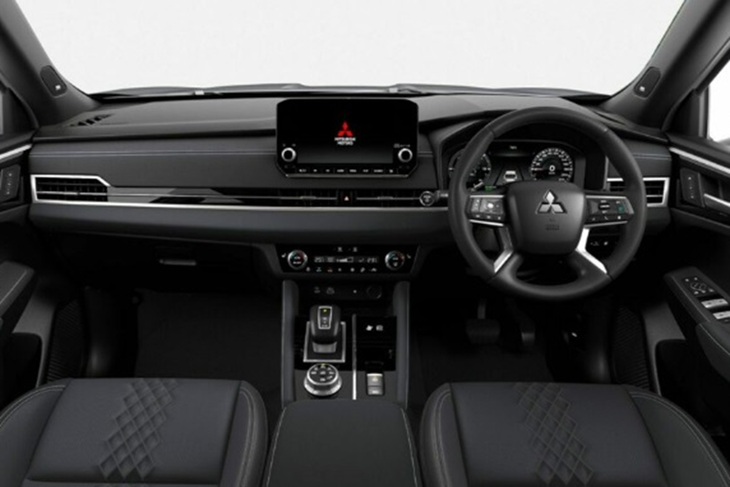 Cận cảnh Mitsubishi Outlander PHEV GSR 2024 vừa ra mắt, giá quy đổi gần 1,2 tỷ đồng