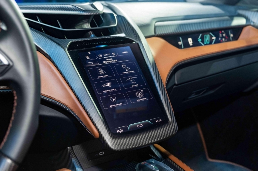 Cận cảnh Lamborghini Revuelto vừa ra mắt Việt Nam, giá khởi điểm 44 tỷ đồng