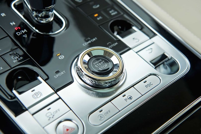 Bentley Continental GT Azure V8 độc bản giá 22 tỷ đồng cập bến Việt Nam Bentley Continental GT Azure V8 độc bản giá 22 tỷ đồng cập bến Việt Nam