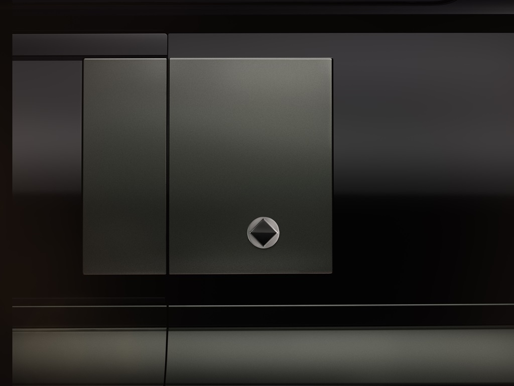 Land Rover hé lộ mẫu xe Defender OCTA: Phiên bản Defender mạnh nhất từ trước đến nay