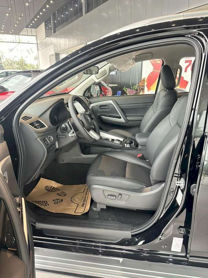 Mitsubishi Pajero Sport 2025 về đại lý, giá gần 1,2 tỷ đồng Mitsubishi Pajero Sport 2025 về đại lý, giá gần 1,2 tỷ đồng