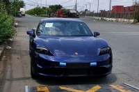 Xe điện Porsche Taycan đầu tiên bất ngờ cập bến tại Việt Nam