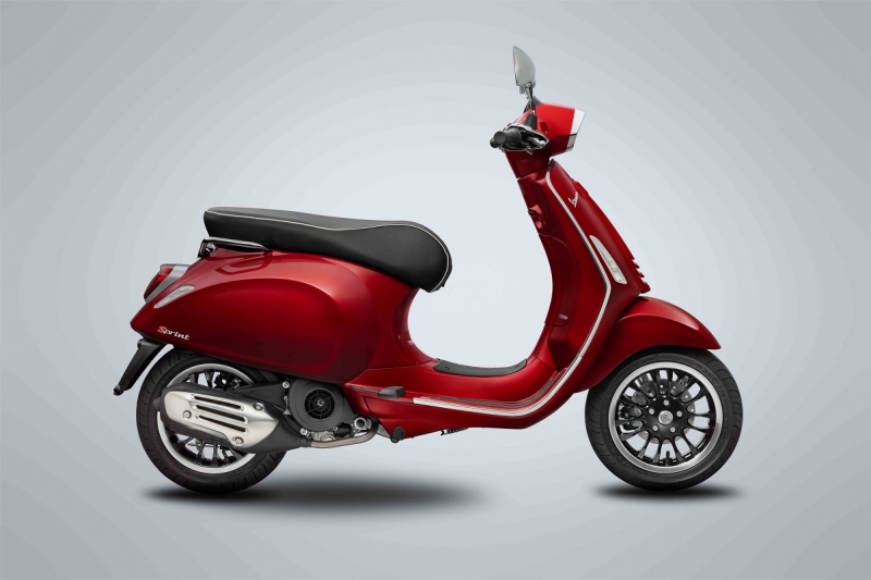 Piaggio Việt Nam giao xe tận nhà cho khách hàng