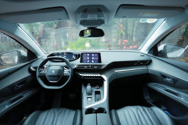 peugeot 3008 at bat ngo giam gia len toi 100 trieu dong