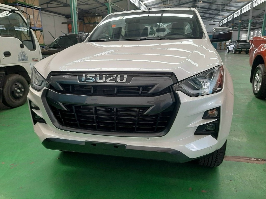Khám phá Isuzu D-Max vừa về đại lý, giá từ 630 triệu đồng