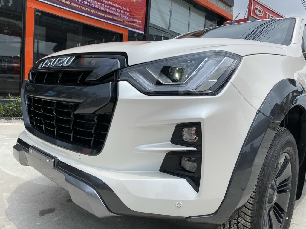 Khám phá Isuzu D-Max vừa về đại lý, giá từ 630 triệu đồng