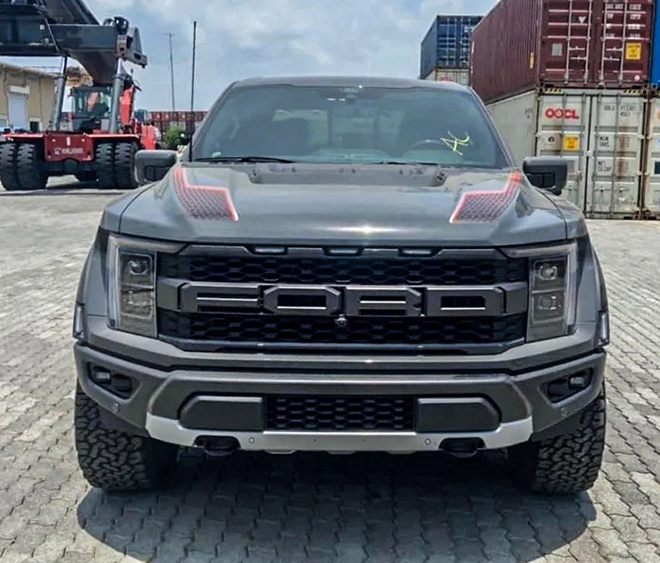 Ford F-150 Raptor thứ 3 cập cảng Việt Nam, giá hơn 5 tỷ đồng
