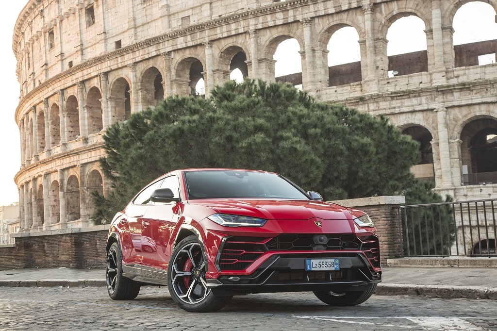 Lamborghini Urus chính hãng tại Việt Nam có giá từ 13 tỷ đồng
