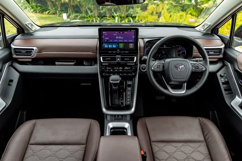 Toyota Innova 2023 tại Ấn Độ