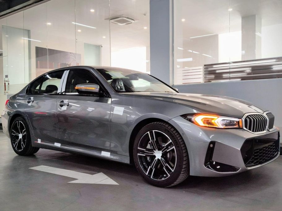 BMW 3-Series 330i M-Sport 2023