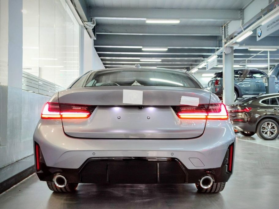 BMW 3-Series 330i M-Sport 2023