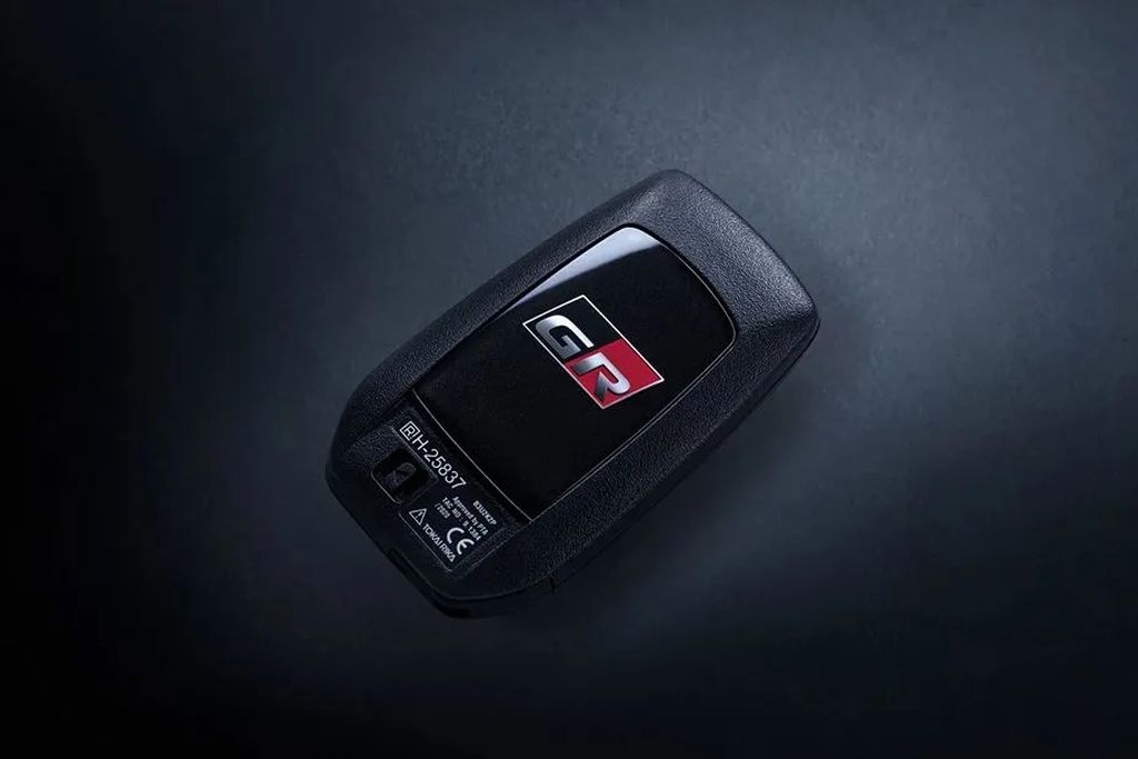 Cận cảnh Toyota Fortuner GR Sport 2024 vừa ra mắt tại Thái Lan