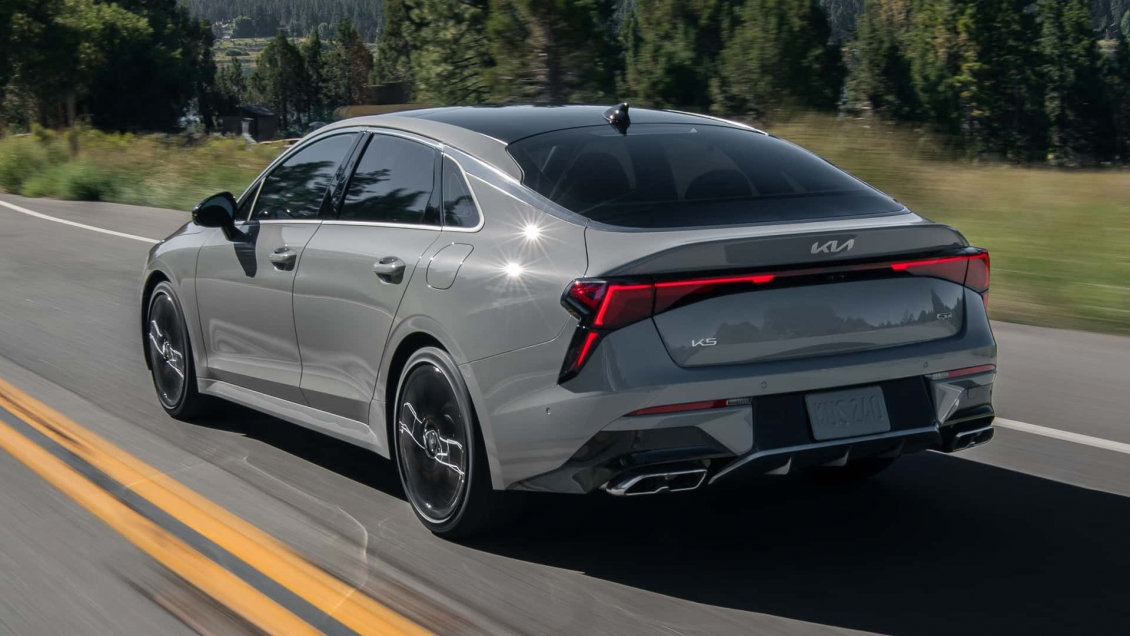 Kia K5 2025 sắp ra mắt